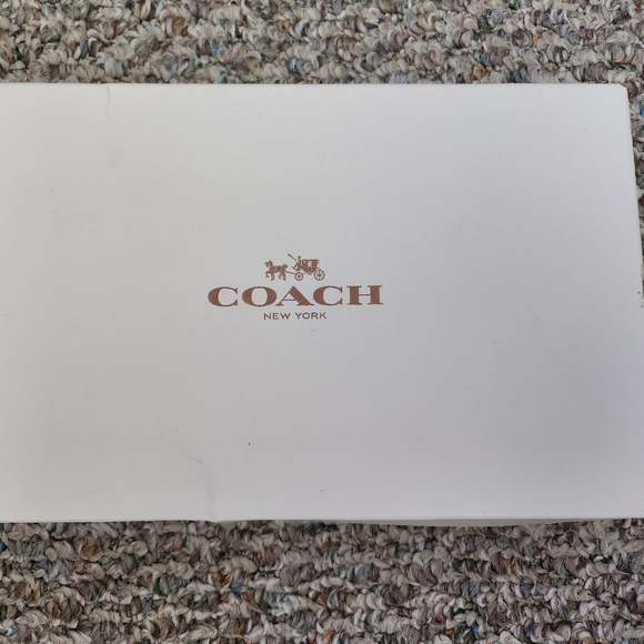 Nwt Coach wristlet, signature color/pattern - Picture 2 of 7